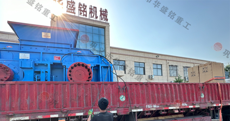 鐵礦石液壓對輥破碎機(jī)的維護(hù)成本如何？工作原理是什么？